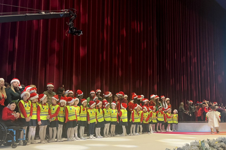 Hor "Čarolija" ponovo napravio spektakl za najmlađe: Mališani svojim performansom izazvali emotivne reakcije