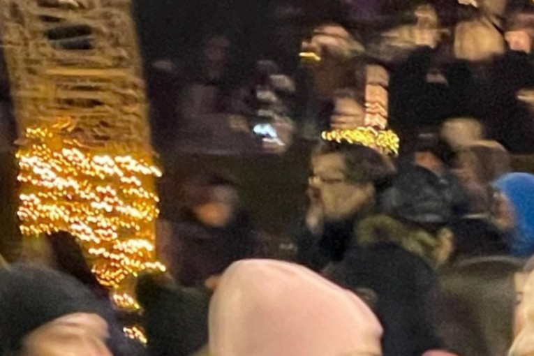 Donosio vešala na proteste, Vučiću pretio streljanjem... Nogo predvodi demonstrante na Predsedništvo