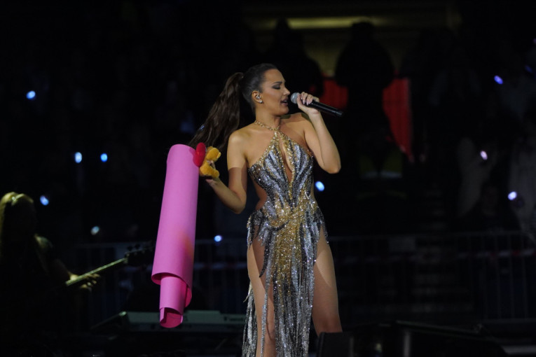 Aleksandri Prijović pozlilo! Pevačica progovorila o najneprijatnijoj sceni: Filip je tada od nje zatražio samo jedno!