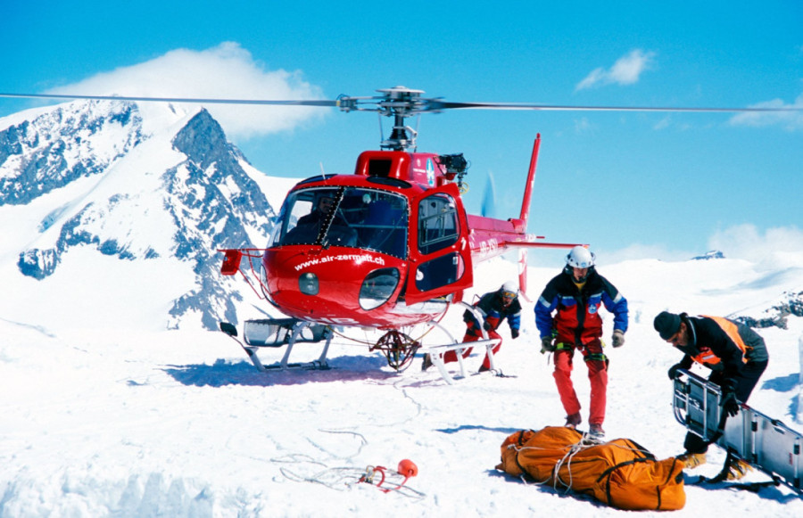 Drama u Sloveniji! Planinari ostali povređeni i zaglavljeni, snežna oluja smeta helikopterima, gorska služba se od juče probija pešice