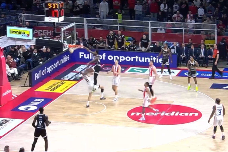 Džonsovo zakucavanje je bilo brutalno: Pogledajte kako potez za špice izgleda u FULL HD (VIDEO)