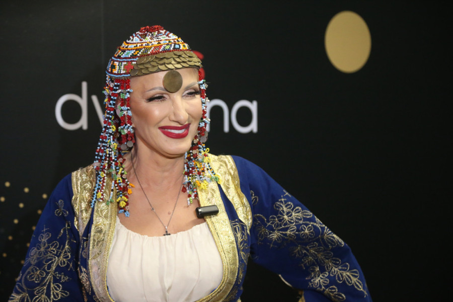 Cakana zapevala na proslavi razvoda braka: "Uvek me sačekaju dobro raspoloženi!"