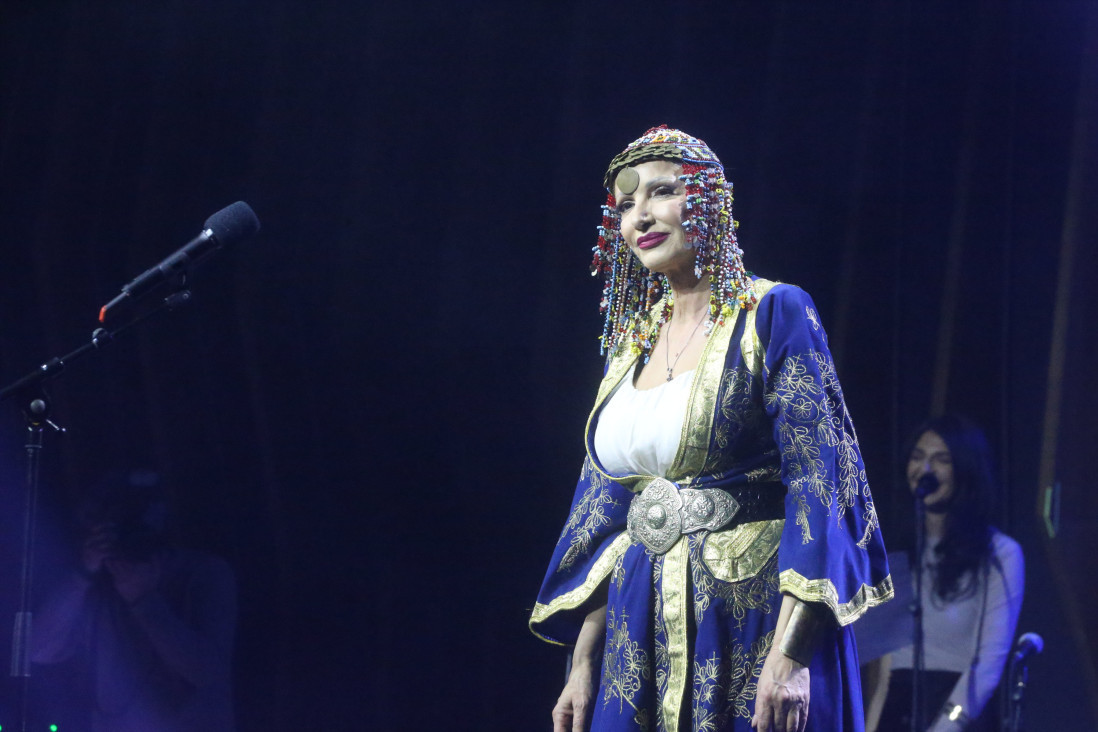 Cakana se nedavno udala za advokata, a šuška se da joj je neveran: Sve što ne znam ne boli me!