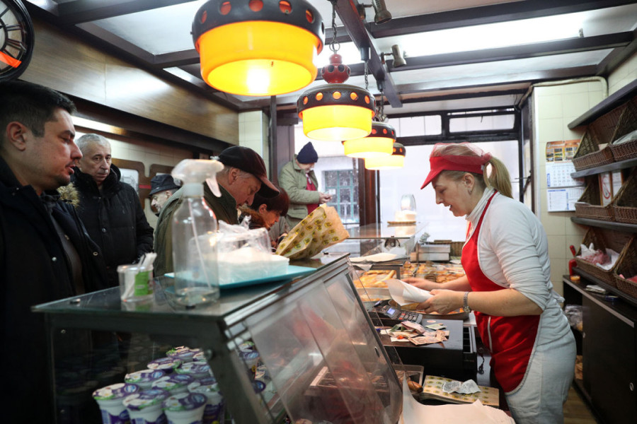 Od mlada doba pa do doba stara, najbolja je kifla kod Čarlija pekara! Posetili smo mesto na kom se 64 godine jedu najbolje kifle u Beogradu!