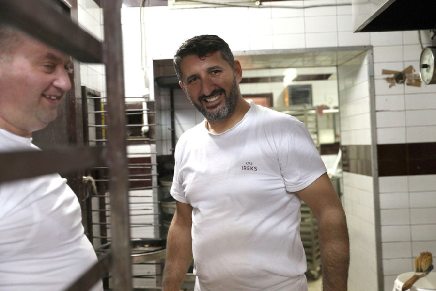 Od mlada doba pa do doba stara, najbolja je kifla kod Čarlija pekara! Posetili smo mesto na kom se 64 godine jedu najbolje kifle u Beogradu!