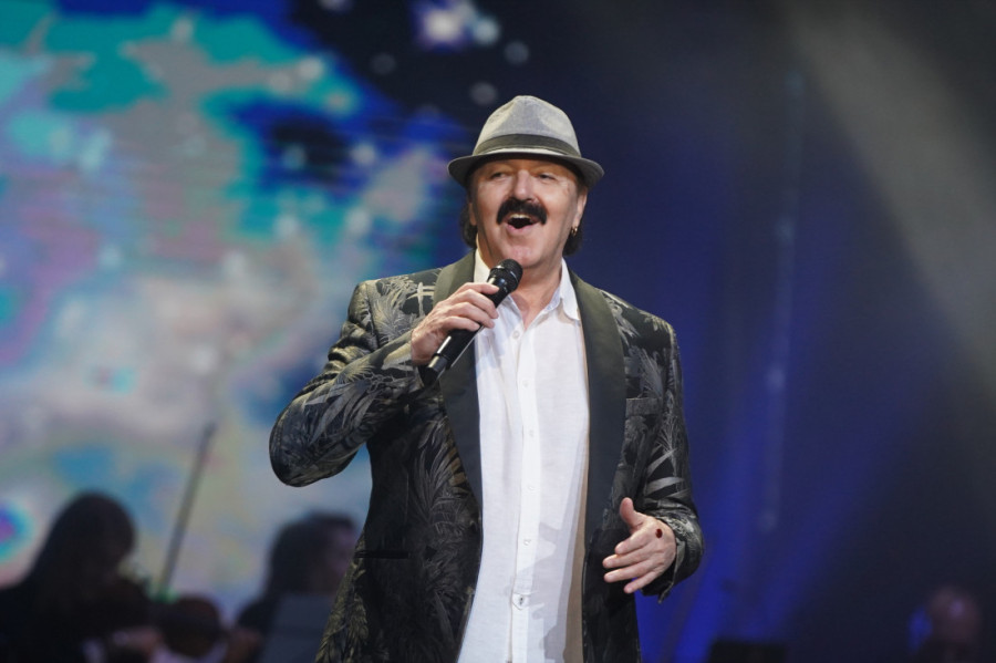 Kan Džinović sa devojkom na očevom koncertu: Osmeh ne skidaju sa lica, a jedno im je zajedničko (FOTO)