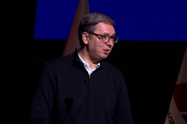 Predsednik Vučić izrazio saučešće narodu Kine: Naše misli su sa porodicama žrtava i povređenih