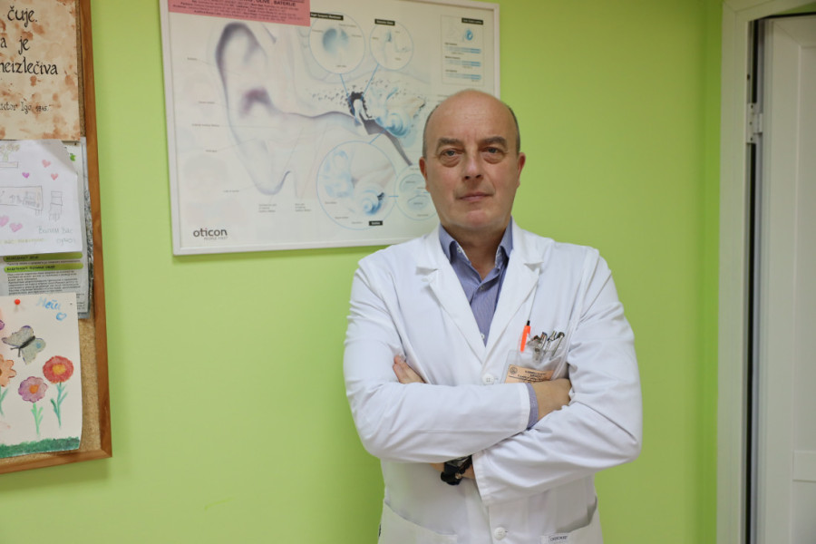 "Gluvoća će biti potpuno izlečiva!" Dr Baljošević otkriva kako će čipovi promeniti lečenje dece sa problemima sluha