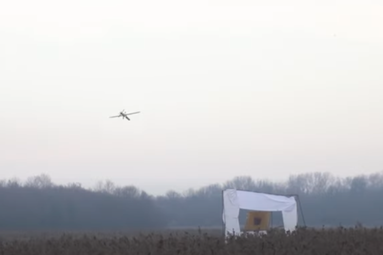 Otkriveni novi detalji o lutajućoj municiji srpske proizvodnje! Evo šta sve može "gavran" (VIDEO)