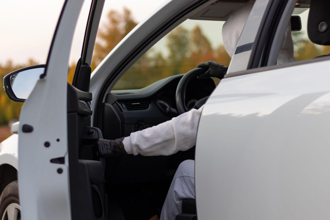 Vozači, budite na oprezu: Jedan naizgled bezazlen detalj može da vas dovede do kandži lopova