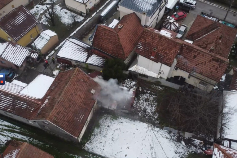 Gori sušara! Vatrogasci munjevito stigli, evo kako je buknula vatra (VIDEO)