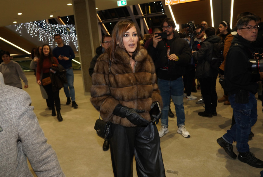 Jelena Rozga zapalila masu na koncertu, publika pevala s njom uglas: Pevačica se obratila emotivnim govorom