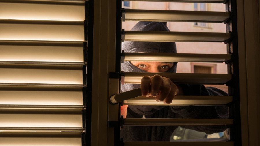 Devet stvari koje stručnjaci za bezbednost nikada ne rade kada napuštaju dom