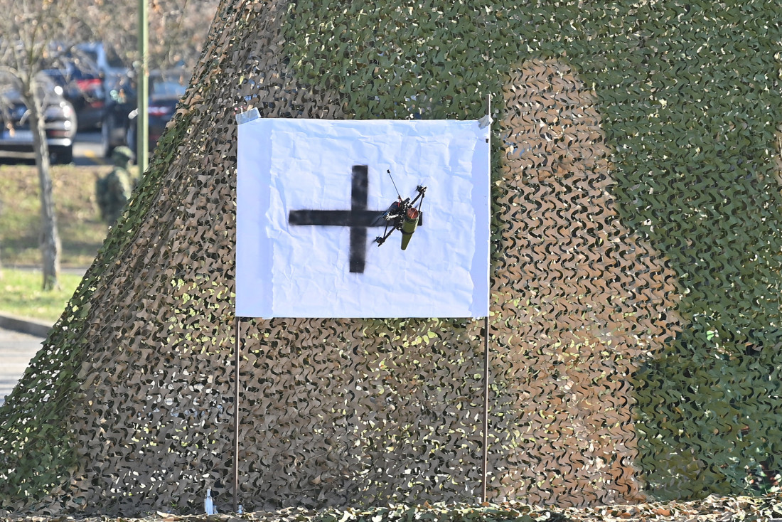 Srpski dronovi za ponos! Ministarstvo predstavilo nove samoubice "Komarce" (FOTO/VIDEO)