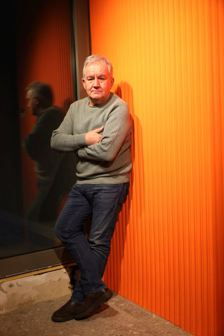 Svedok poslednjeg velikog trzaja rokenrola: Izložba "30 godina britpopa kroz objektiv Brajana Rašića" (FOTO/VIDEO)