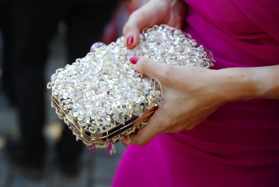 Zakoračite u 2025. kao prava modna ikona: Šljokice, providno i izazovno - pet preporuka za novogodišnji stajling koji odiše glamurom (FOTO)