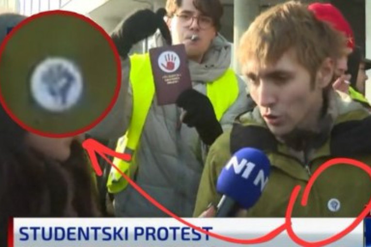 "Studenti" ponosno nose simbol zloglasne obojene revolucije koju Srbi pamte po nasilju, haosu i pljački!