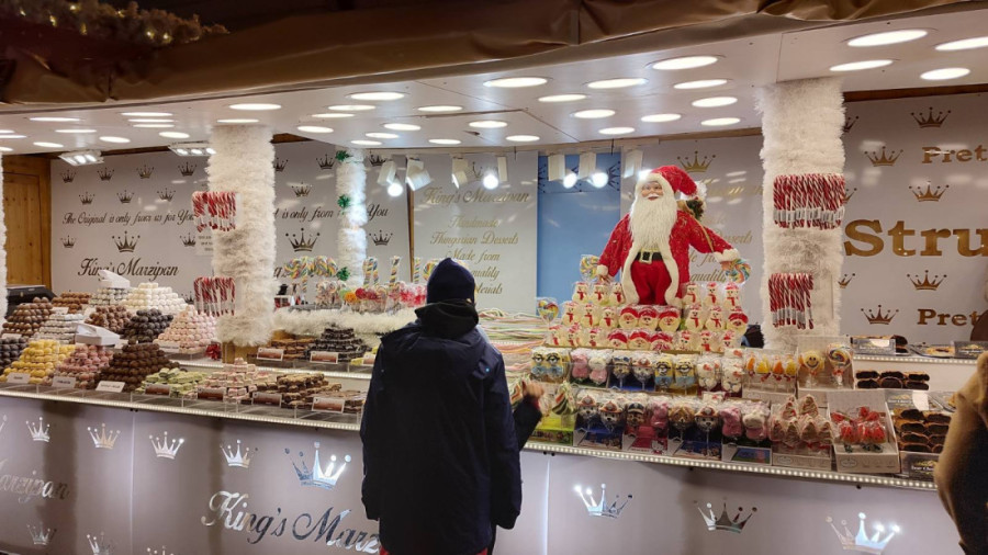 24sedam na božićnom marketu u Budimpešti: Čarolija zime u srcu Mađarske preplavljenom strancima i sjajnim raspoloženjem (FOTO)
