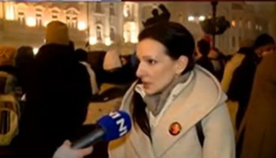 Šolakov urednik na čelu kolone: Politički protest u centru grada, saobraćaj blokiran!