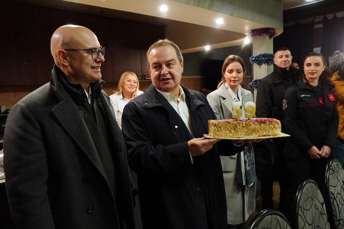 Vučević i Dačić obišli  komandno-operativni centar policijske uprave za Grad Beograd (FOTO)