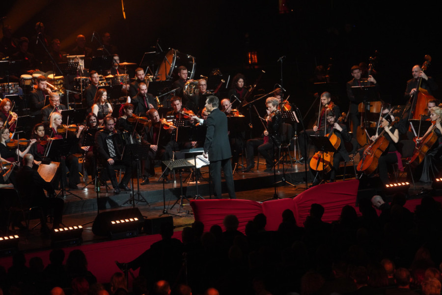 Ovacije na novogodišnjem koncertu Srpske filharmonije: Ove čuvene pesme su podigle publiku na noge (FOTO)