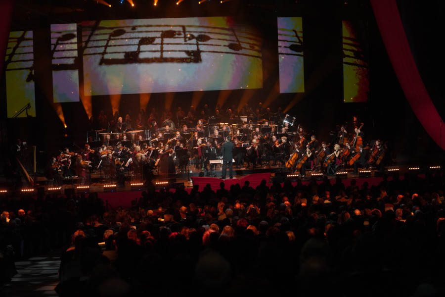 Ovacije na novogodišnjem koncertu Srpske filharmonije: Ove čuvene pesme su podigle publiku na noge (FOTO)