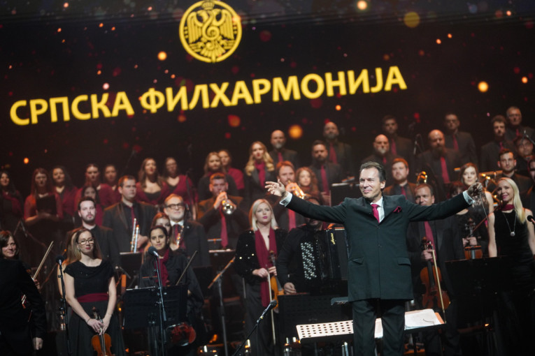 Ovacije na novogodišnjem koncertu Srpske filharmonije: Ove čuvene pesme su podigle publiku na noge (FOTO)