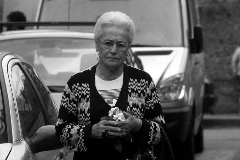 Kraj jedne epohe: U Italiji preminula čuvena dizajnerka koja je obeležila istoriju mode, ceo svet je oplakuje