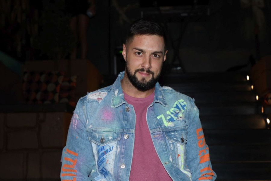 Naš pevač doživeo jezivu saobraćajku: Udario u bankinu i sleteo u kanal