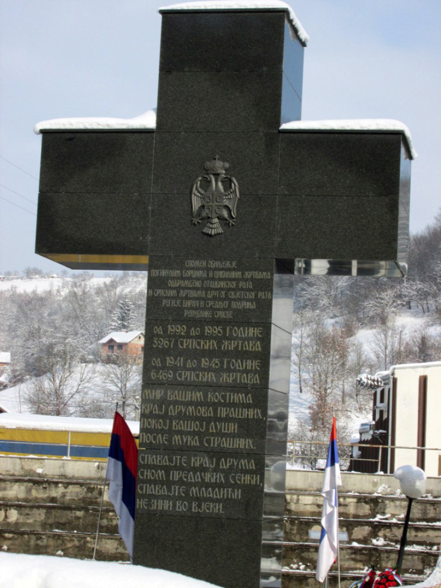 Zločin počinjen na Božić koji nikad ne sme da se zaboravi! U bratunačkom selu Kravica obeležene 32 godine od zločina nad Srbima!