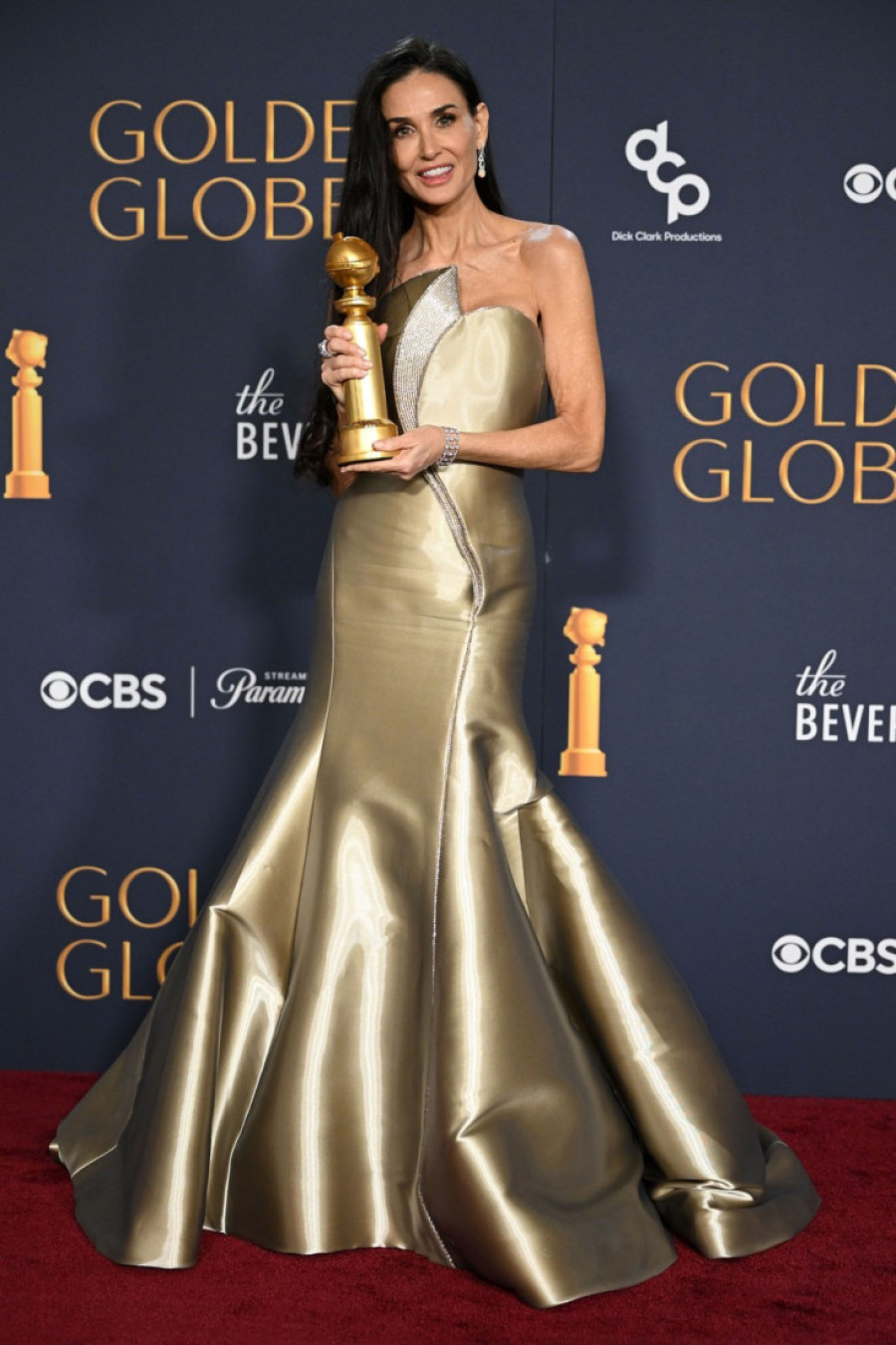 Najupečatljiviji modni momenti na dodeli Zlatnih globusa: Od sjajnih metalik nijansi do nesvakidašnjih uzoraka - evo ko je ukrao šou (FOTO)