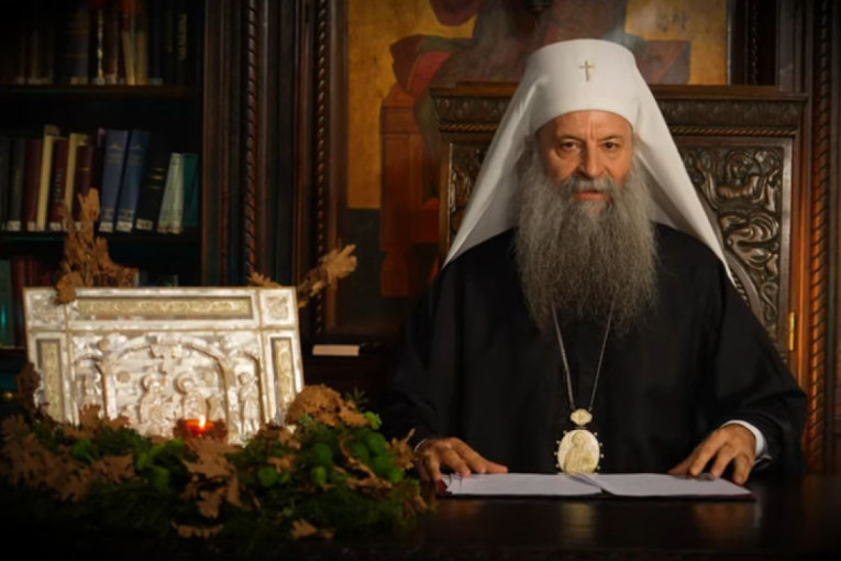 Božićna poslanica patrijarha srpskog Porfirija: Mi koji praznujemo u miru, ne smemo zaboraviti one koji stradaju i tuguju! (VIDEO)