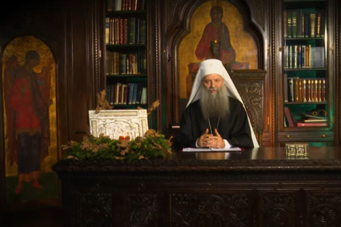 Božićna poslanica patrijarha srpskog Porfirija: Mi koji praznujemo u miru, ne smemo zaboraviti one koji stradaju i tuguju! (VIDEO)