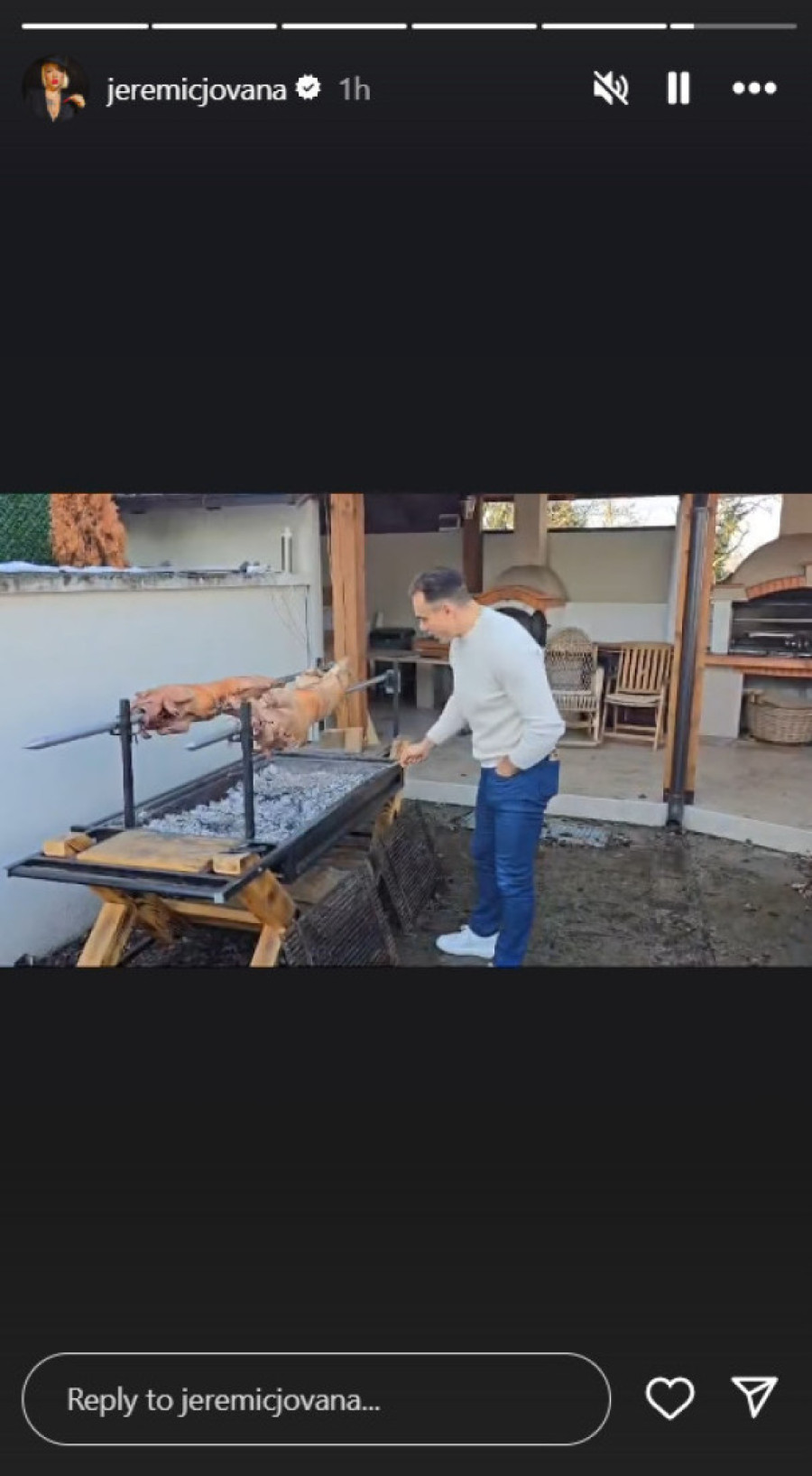 Jovana Jeremić i Dragan ispoštovali srpsku tradiciju na Badnji dan: Evo šta se dešava u njihovoj velelepnoj vili