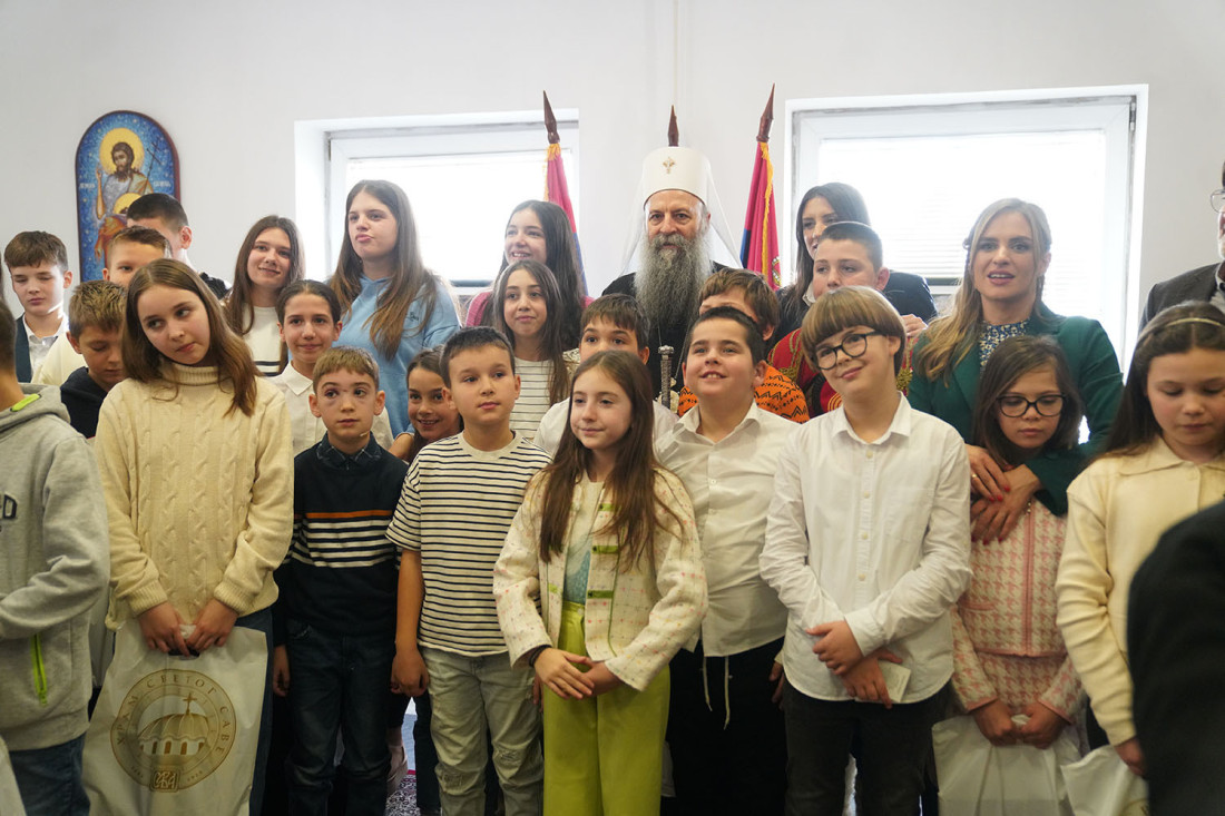 Patrijarh Porfirije ugostio našu decu iz Crne Gore i Rumunije: Da prema ljudima budemo kakvi bismo želeli da budu prema nama (FOTO/VIDEO)