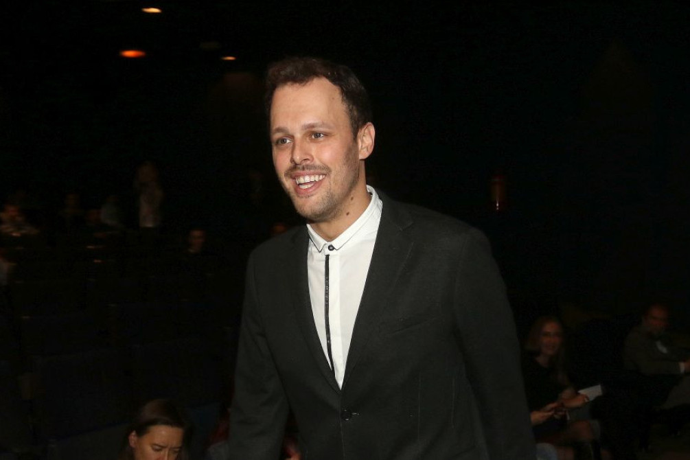 (PAPARACO) Ekskluzivno! Bivša Igora Kojića na splavu: Flertuje, a burma još na ruci! (FOTO/VIDEO)