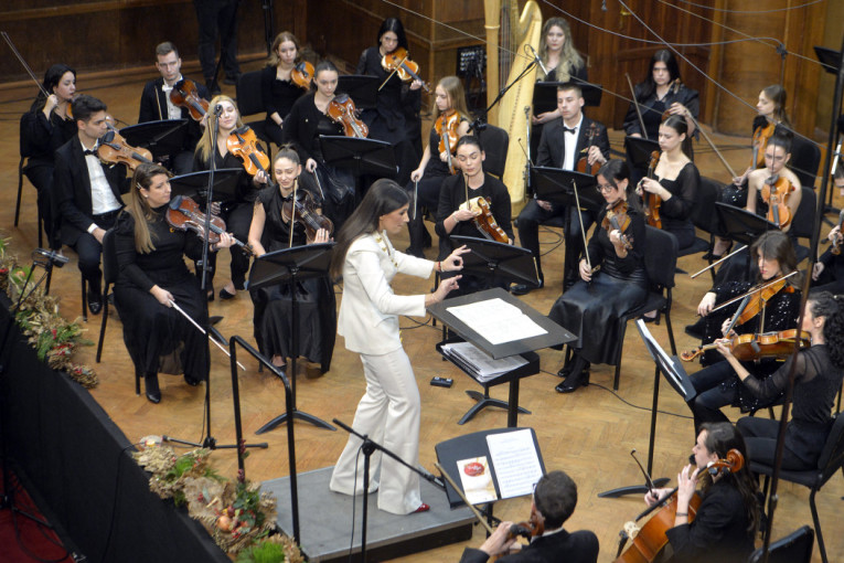 Šezdeset muzičara na sceni je izvelo najvrednija muzička dela: Održan veliki "Božićni koncert" na Kolarcu (FOTO/VIDEO)