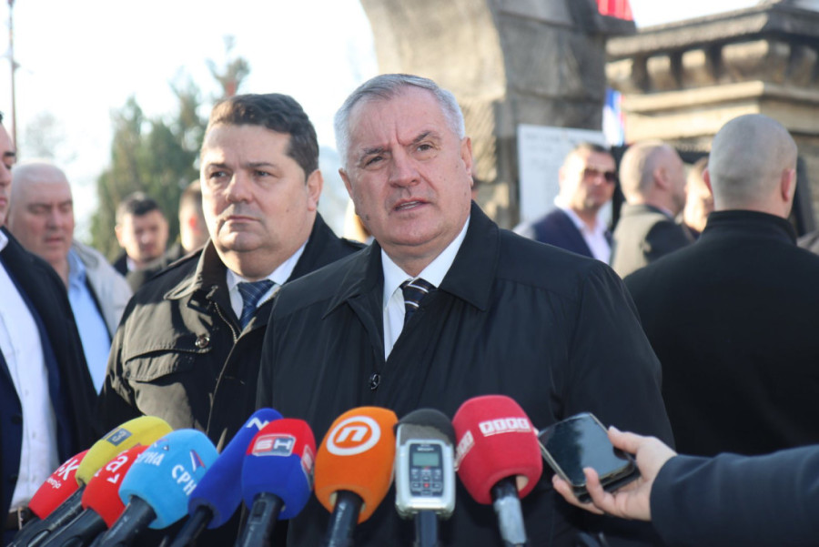 Banjaluka u bojama Srpske i Srbije: Počelo trodnevno slavlje za Dan Republike Srpske (FOTO)