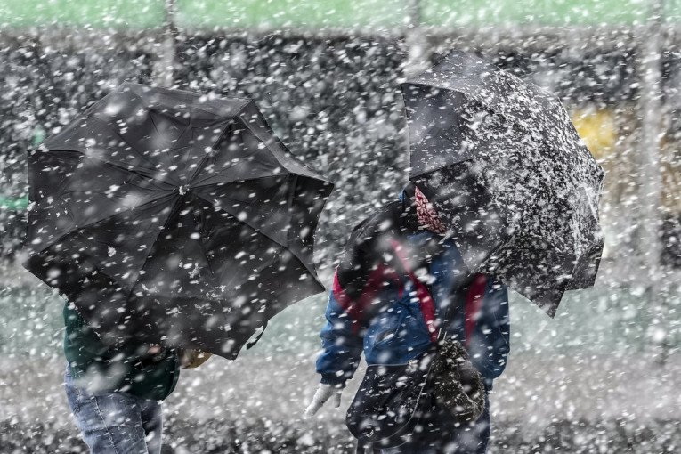 RHMZ izdao hitno upozorenje: Ovaj deo Srbije je pod udarom olujnog nevremena i snega!
