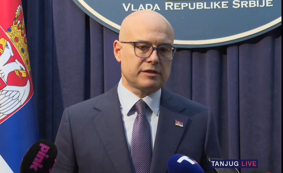 Premijer Vučević demantovao tajkunske medije: Nisam prosvetarima dao rok od 24 sata, već konkretnu ponudu