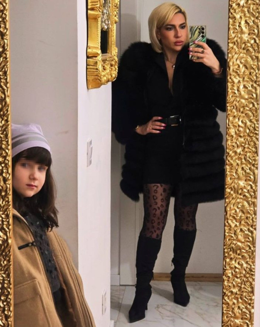 Jovana Jeremić ponovo u vatrenom izdanju: Na njoj providne čarape i ovaj papreno skup komad garderobe (FOTO)