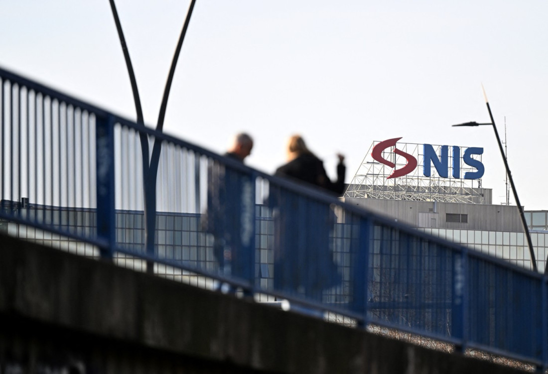 Naslovne strane dnevnih novina: Prelistavanje štampe za 9. oktobar 2025. godine