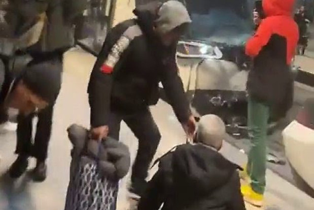 Haos u tunelu! Sudar dva tramvaja, preko 50 povređenih - objavljeni snimci, putnici leže na podu (FOTO/VIDEO)