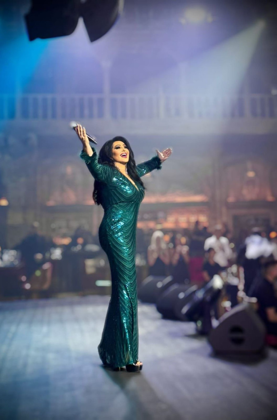 Dragana Mirković pokorila svetsku prestonicu luksuza! Njen sin i devojku poveo u provod, a u hitovima je uživao i ovaj fudbaler! (VIDEO)