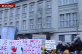 Laži se samo nižu! Žaklina se hvali kako studenti imaju podršku i ljudi sa terasa okolnih zgrada, a evo ko je na toj terasi (VIDEO)