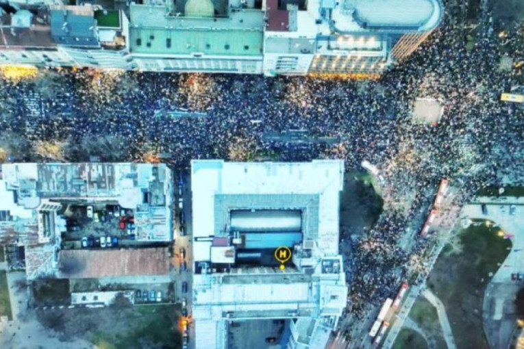 Fotografija iz drona sve dokazuje! Duplo manje okupljenih na današnjem protestu nego na Slaviji (FOTO)