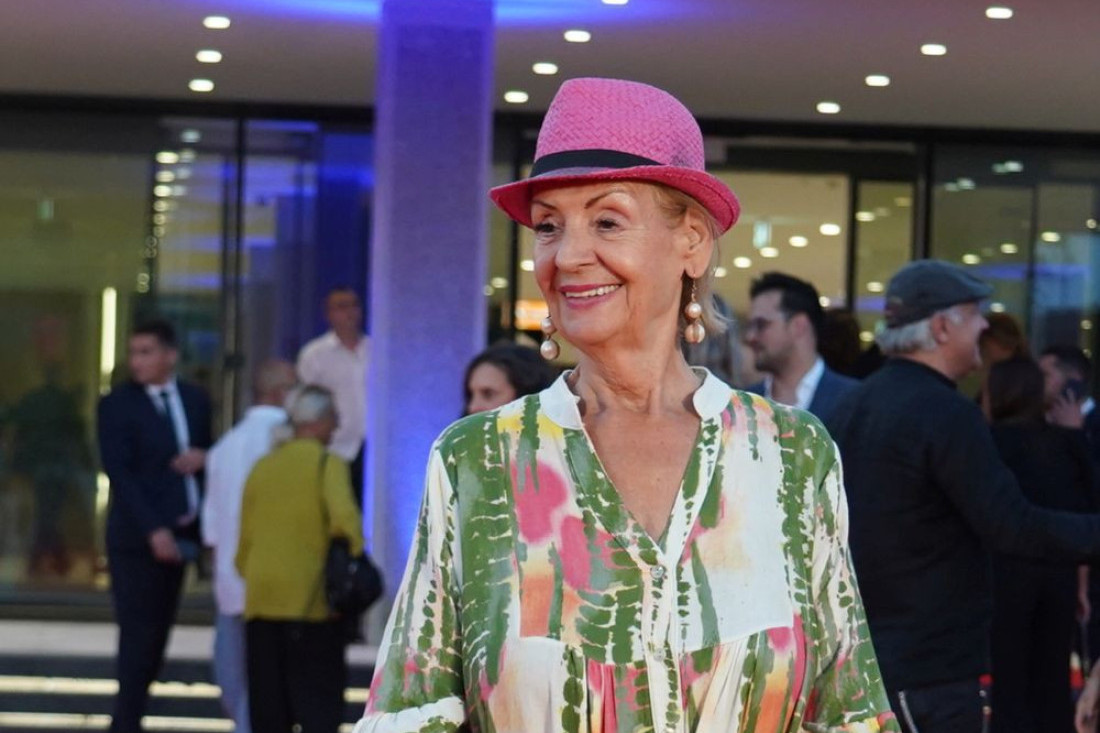 Lepa Lukić nakon 50 godina ponovo u ljubavi, a njega je zatekla sa ljubavnicom: Oterala sam je napolje!
