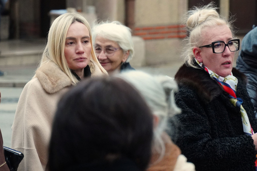 Sahranjen Milorad Milinković: Tuga i jecaji odzvanjali grobljem! (FOTO/VIDEO)