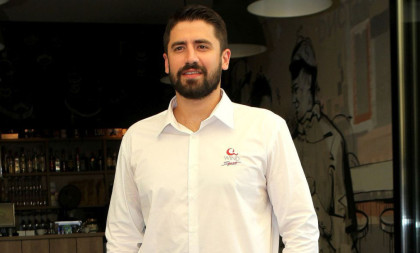 Malo ko zna da Nikola Rađen ima rođenog brata: Živi daleko od Srbije, a evo čime se bavi! (FOTO)