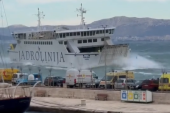 Drama na Jadranu: Bura nosila trajekt kao igračku, kapetanov podvig ostavio putnike u šoku (VIDEO)